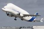 Airbus Beluga 3 F-GSTC beim Start in Hamburg-Finkenwerder (12.09.2011)