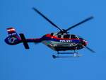 Polizeihubschrauber OE-BXS (Eurocopter EC-135; Produktserie-H135; Bj.2019) dreht anlässlich einer Personensuche ein paar Runden im Luftraum über Ried i.I.; 230908