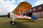 Private N2S-5 Kaydet Boeing Sterarman, N5527N, Flugplatz Bienenfarm, 05.07.2024