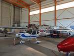 Symphony Aircraft SA-160, D-EECK hangariert am Flughafen Hof/Plauen (EDQM) am 17.7.2022