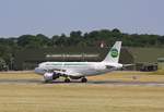 Airbus A 319 D-ASTR von Germania nach der Landung auf der Landebahn in Rostock - Laage am 08.06.2018