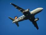 Airbus A-319 D-AKNG landet auf dem Hamburg-Airport.