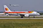 Iberia, EC-KOY  Vencejo , A319-111 beim Start in MUC nach Madrid (MAD) 18.06.2013