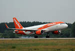 Easyjet Europe, Airbus A 320-214, OE-IVS, BER, 21.06.2024