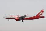 AIRBERLIN Airbus A 320-214 D-ALTD Flughafen Mnchen 21.12.2010