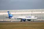 Airbus A320 von Condor bei Start vom Mnchner Airport am 20.November 2011.