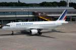 Airbus A320-211 F-GFKI der Air France ist gleich an der Parkpostion am Gate angekommen, 22.06.08 Flughafen Berlin-Tegel.