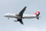 A320-214 HB-IJQ der Swiss beim Landeanflug zum Flughafen Berlin-Tegel ber Berlin-Pankow, 19.08.08.