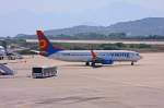 Viking Airlines, SE-RHR, B737-8Q8(W) tollt auf Kos (KGS) zum Start. 15.09.2010