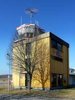 Freiburg/Breisgau, der Tower am Freiburger Flugplatz, März 2012